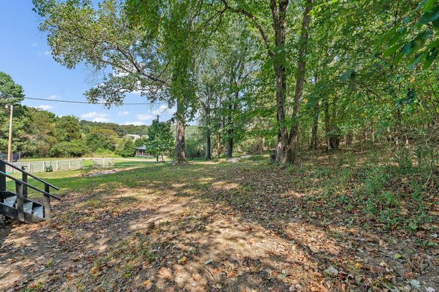 1627 W Grab Creek Rd, Dickson, TN 37055