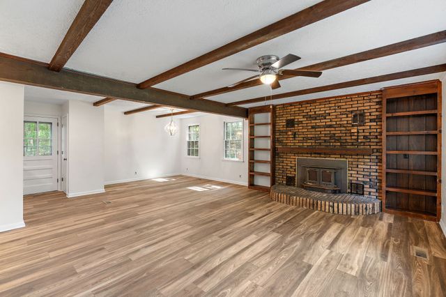 1627 W Grab Creek Rd, Dickson, TN 37055