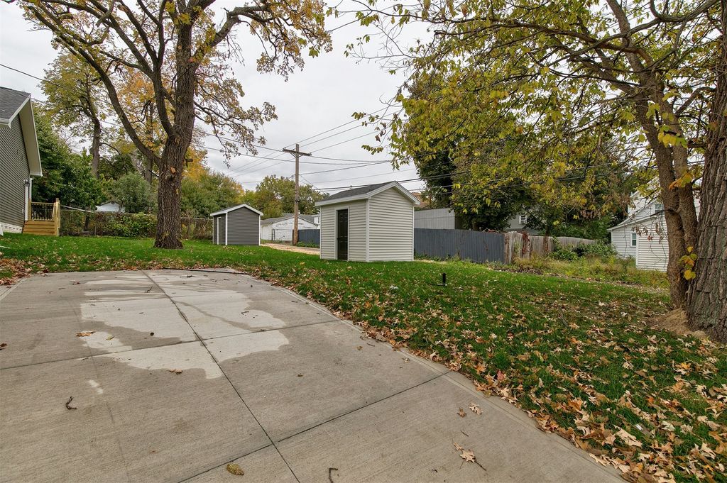 1103 18th Street, Des Moines, IA 50314