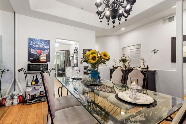 10626 Valley Spring 103, Toluca Lake, CA 91602