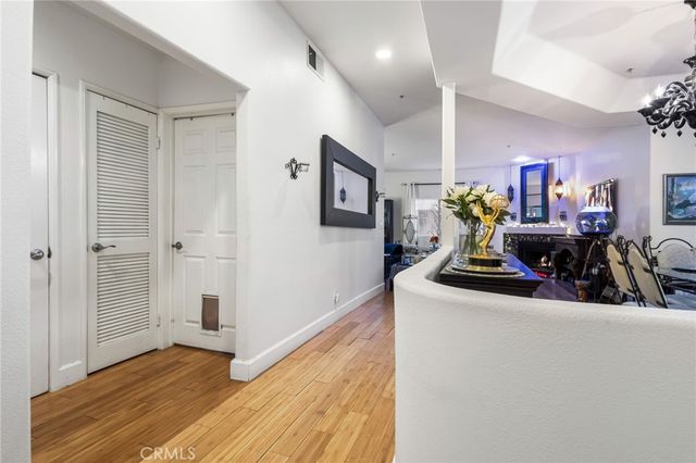 10626 Valley Spring 103, Toluca Lake, CA 91602