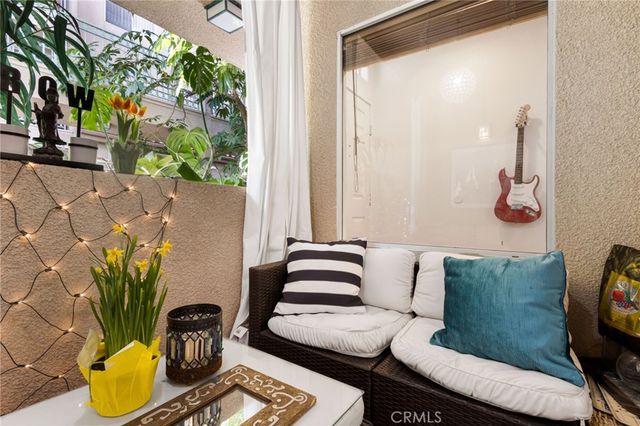 10626 Valley Spring 103, Toluca Lake, CA 91602