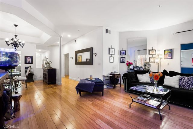 10626 Valley Spring 103, Toluca Lake, CA 91602