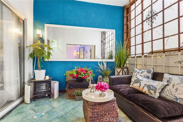 10626 Valley Spring 103, Toluca Lake, CA 91602