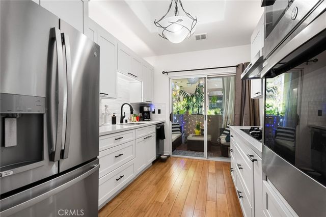 10626 Valley Spring 103, Toluca Lake, CA 91602