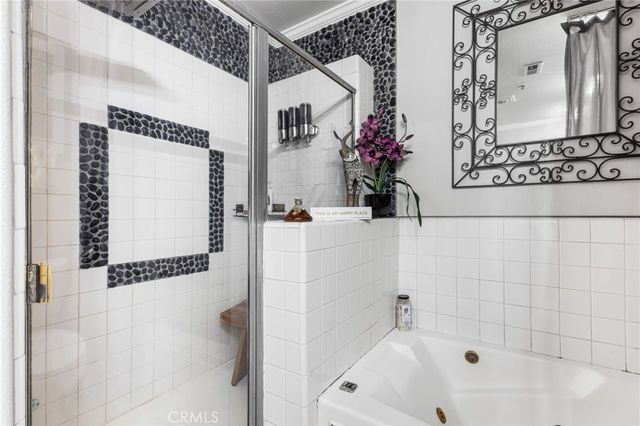 10626 Valley Spring 103, Toluca Lake, CA 91602