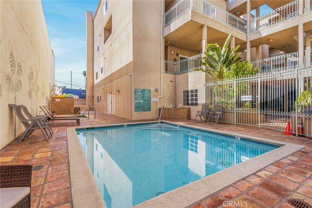 10626 Valley Spring 103, Toluca Lake, CA 91602