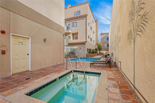 10626 Valley Spring 103, Toluca Lake, CA 91602