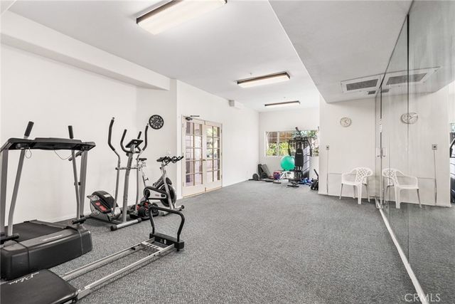 10626 Valley Spring 103, Toluca Lake, CA 91602