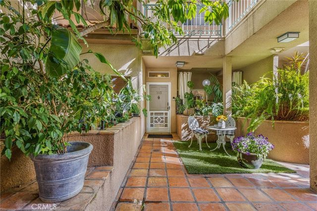 10626 Valley Spring 103, Toluca Lake, CA 91602