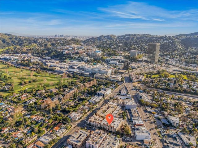 10626 Valley Spring 103, Toluca Lake, CA 91602