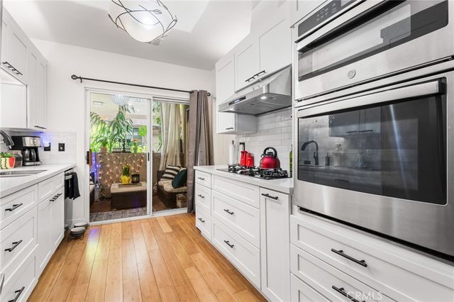 10626 Valley Spring 103, Toluca Lake, CA 91602