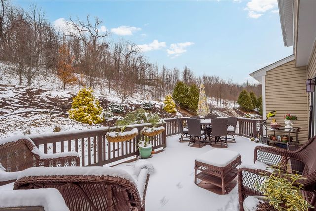 5122 Forest Ridge Drive, South Fayette, PA 15057