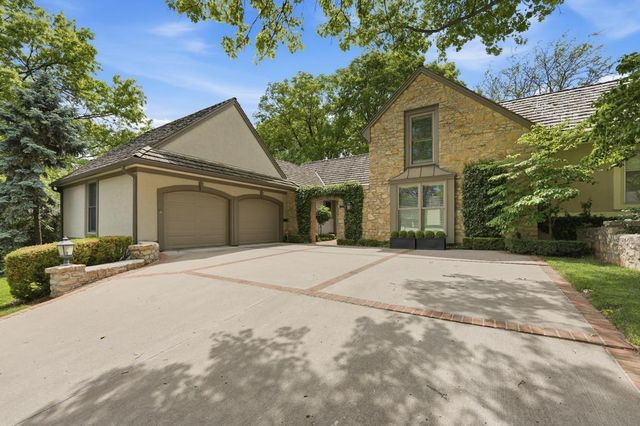7904 Bristol Court, Prairie Village, KS 66208