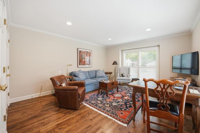 7904 Bristol Court, Prairie Village, KS 66208