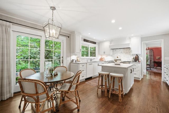 7904 Bristol Court, Prairie Village, KS 66208