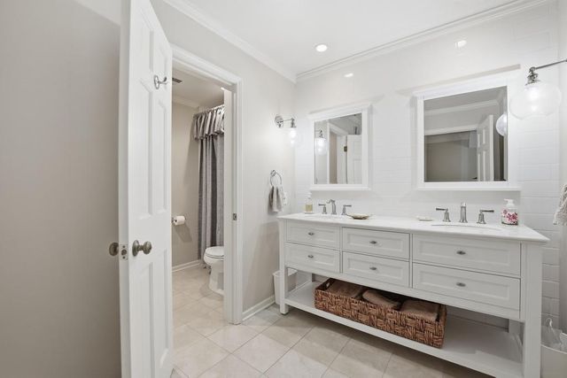 7904 Bristol Court, Prairie Village, KS 66208