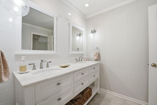 7904 Bristol Court, Prairie Village, KS 66208