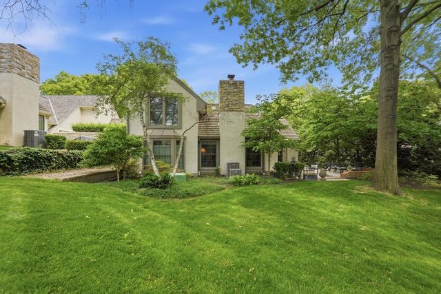 7904 Bristol Court, Prairie Village, KS 66208