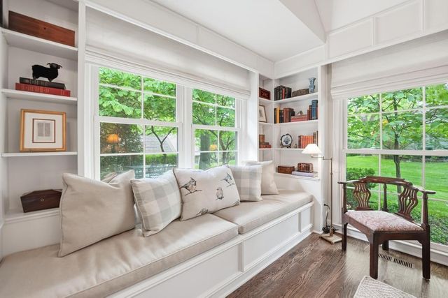7904 Bristol Court, Prairie Village, KS 66208