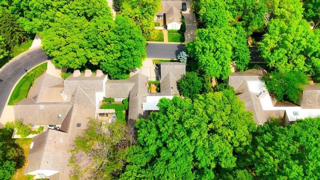 7904 Bristol Court, Prairie Village, KS 66208
