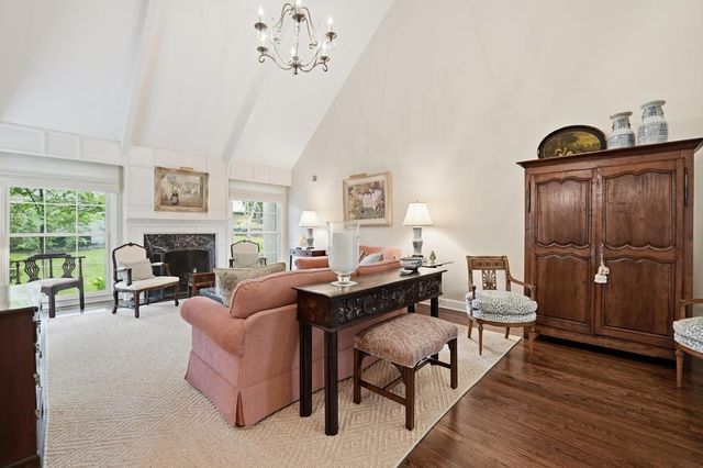 7904 Bristol Court, Prairie Village, KS 66208