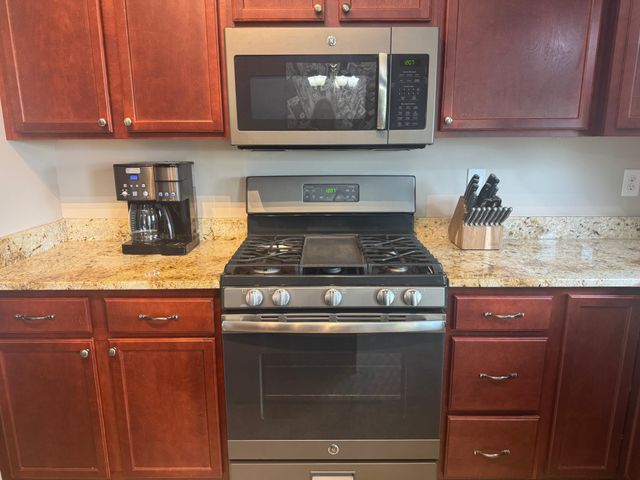 7442 Large Avenue NE, Albertville, MN 55301