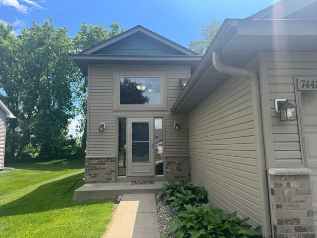 7442 Large Avenue NE, Albertville, MN 55301