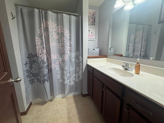 7442 Large Avenue NE, Albertville, MN 55301