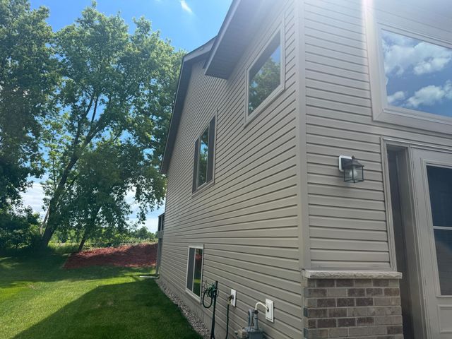 7442 Large Avenue NE, Albertville, MN 55301