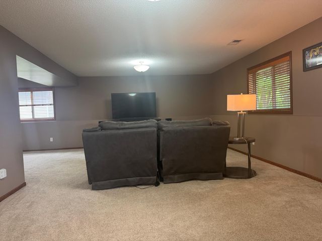 7442 Large Avenue NE, Albertville, MN 55301