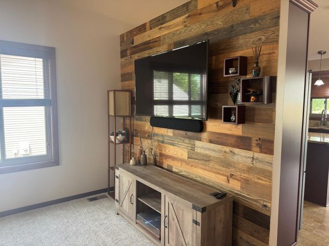 7442 Large Avenue NE, Albertville, MN 55301
