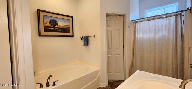 102 Borough Nest Drive, Swansboro, NC 28584