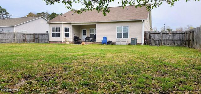 102 Borough Nest Drive, Swansboro, NC 28584