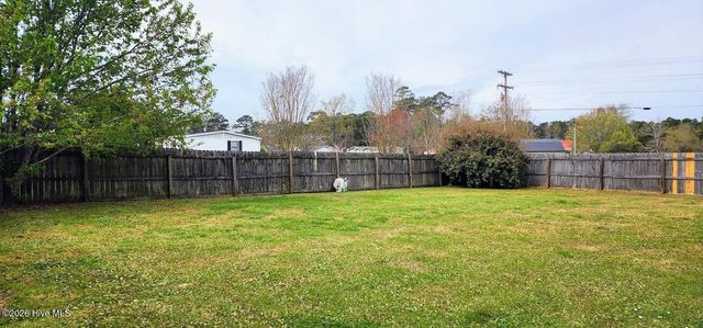 102 Borough Nest Drive, Swansboro, NC 28584