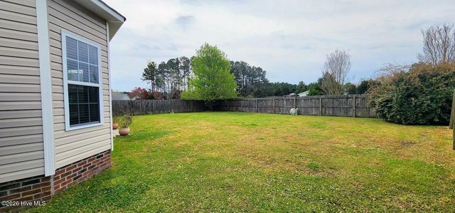 102 Borough Nest Drive, Swansboro, NC 28584