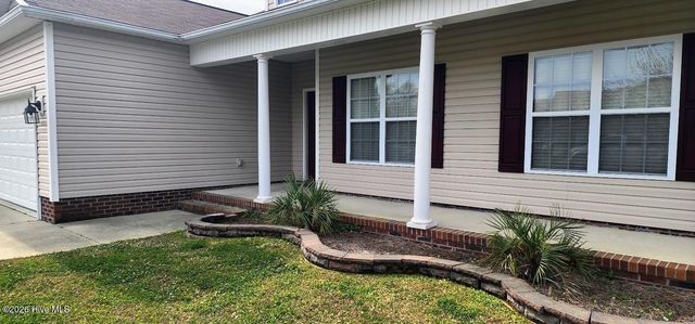 102 Borough Nest Drive, Swansboro, NC 28584