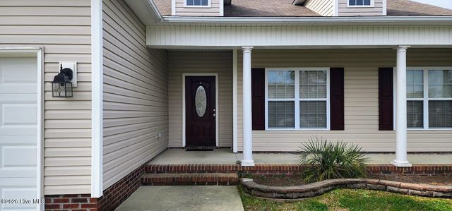 102 Borough Nest Drive, Swansboro, NC 28584