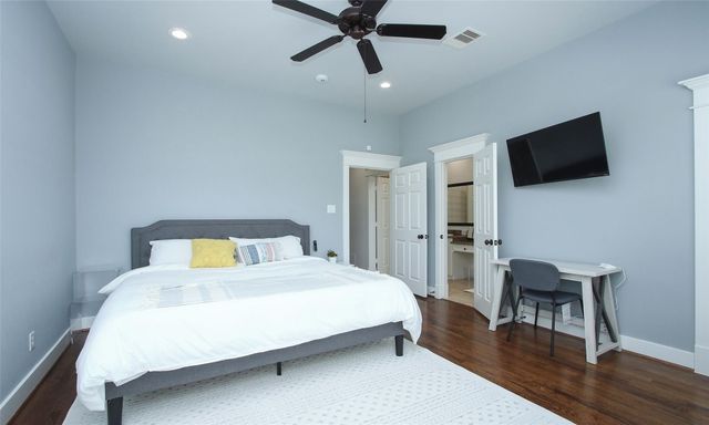 1330 W 25th Street C, Houston, TX 77008