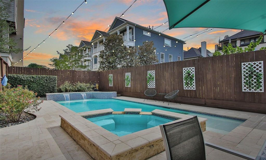 1330 W 25th Street C, Houston, TX 77008