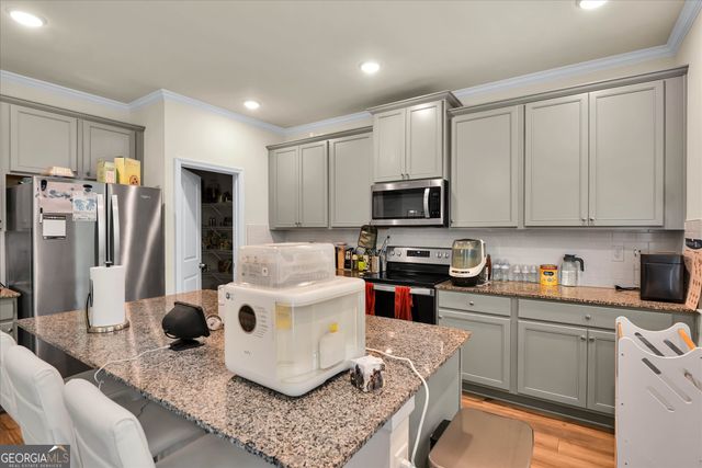 4026 Riverchess Lane SW, Atlanta, GA 30331