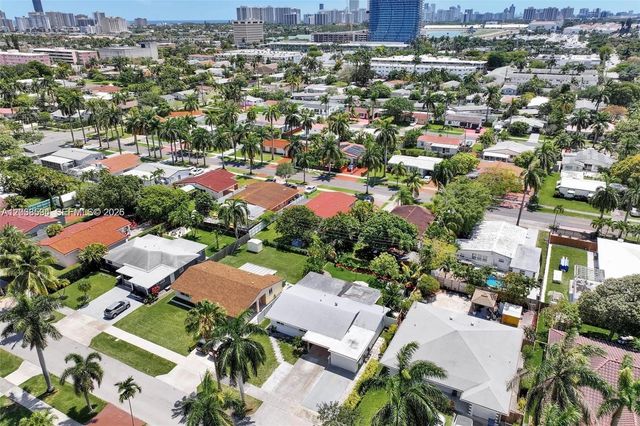 814 NE 4th Street, Hallandale Beach, FL 33009