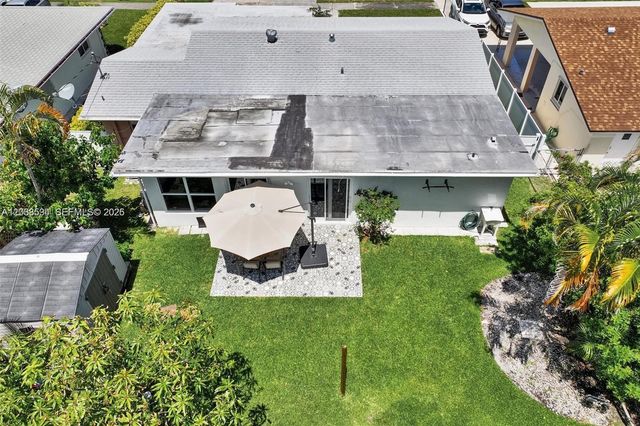 814 NE 4th Street, Hallandale Beach, FL 33009
