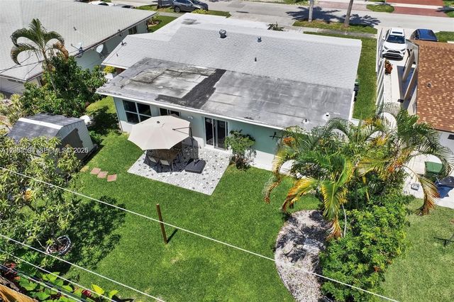 814 NE 4th Street, Hallandale Beach, FL 33009