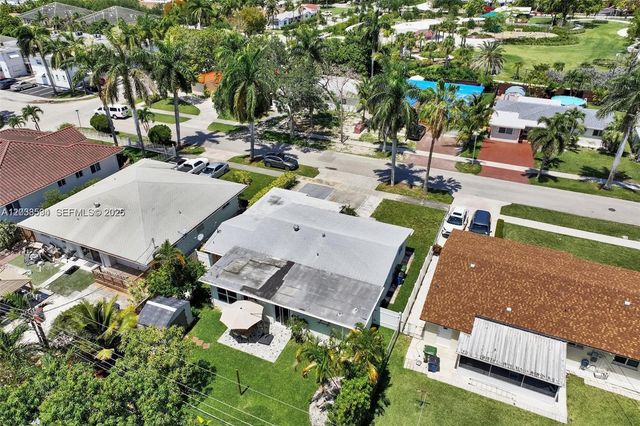 814 NE 4th Street, Hallandale Beach, FL 33009
