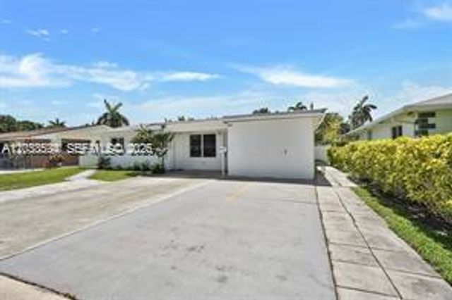 814 NE 4th Street, Hallandale Beach, FL 33009