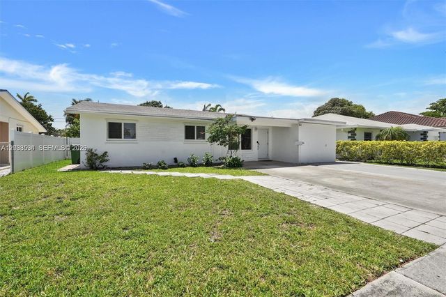 814 NE 4th Street, Hallandale Beach, FL 33009