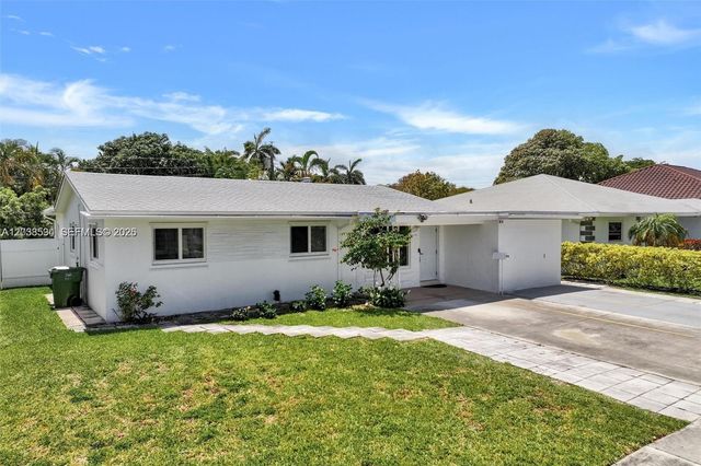814 NE 4th Street, Hallandale Beach, FL 33009