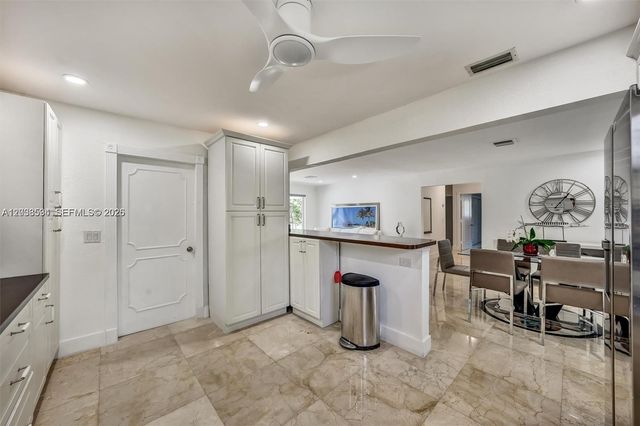 814 NE 4th Street, Hallandale Beach, FL 33009