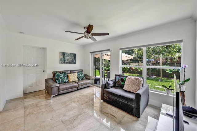 814 NE 4th Street, Hallandale Beach, FL 33009